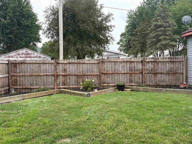 2643 S Center Road, Saginaw, MI 48609