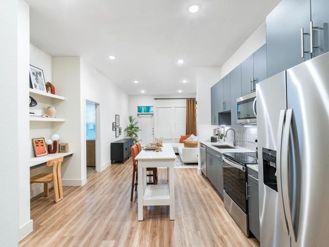 641 W Crosstimbers Street 1-544, Houston, TX 77018