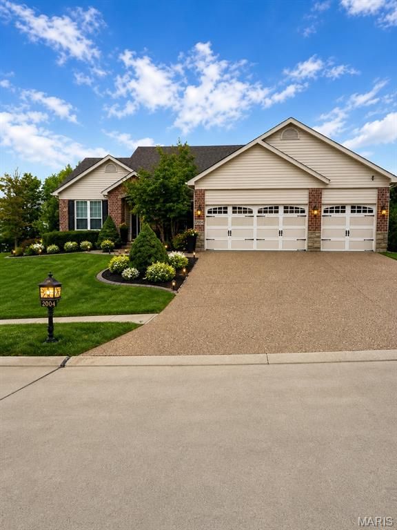 2004 Homefield Ridge Drive, O'fallon, MO 63366