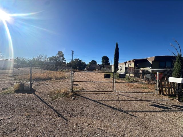 3570 E Ryan Ave Avenue, Kingman, AZ 86409