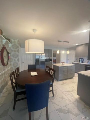 240 Victory Lane, St Charles, MO 63303