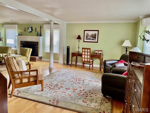 240 Victory Lane, St Charles, MO 63303