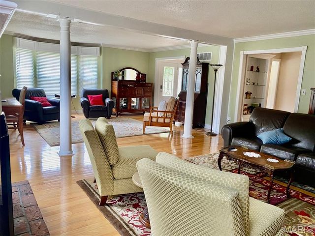 240 Victory Lane, St Charles, MO 63303