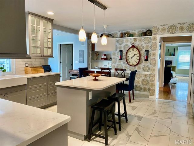 240 Victory Lane, St Charles, MO 63303