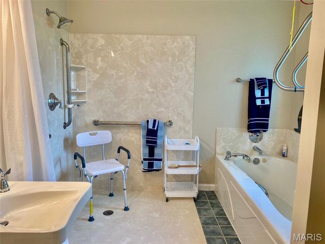 240 Victory Lane, St Charles, MO 63303
