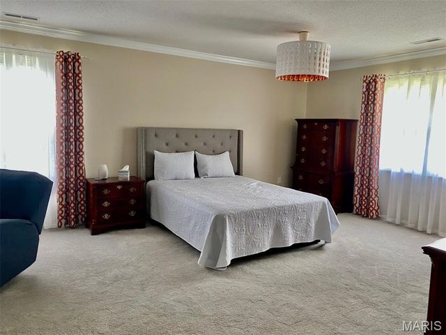 240 Victory Lane, St Charles, MO 63303