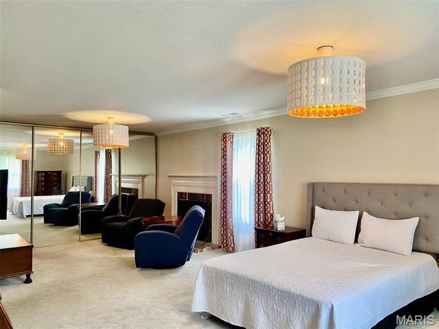 240 Victory Lane, St Charles, MO 63303