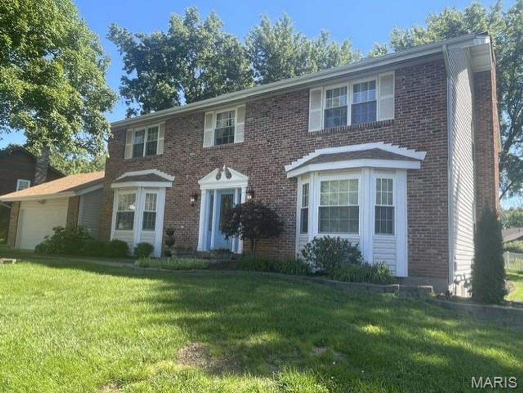 240 Victory Lane, St Charles, MO 63303