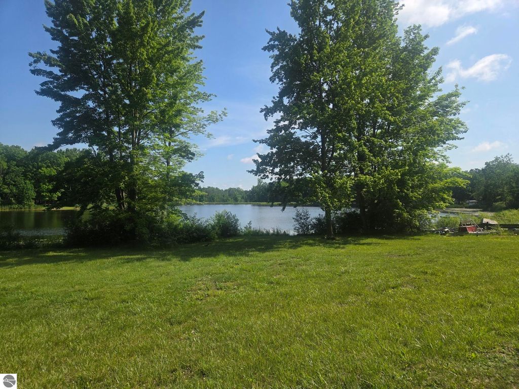 Image 11 of property listing at 7820 Wilderness Drive, Weidman, MI 48893