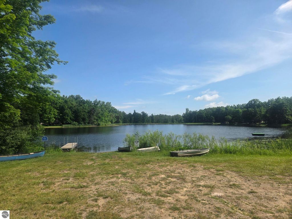 Image 12 of property listing at 7820 Wilderness Drive, Weidman, MI 48893