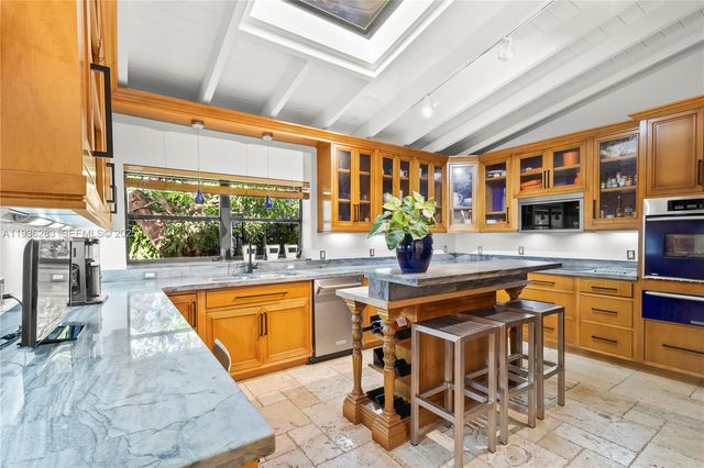 2132 Middle River Dr, Fort Lauderdale, FL 33305