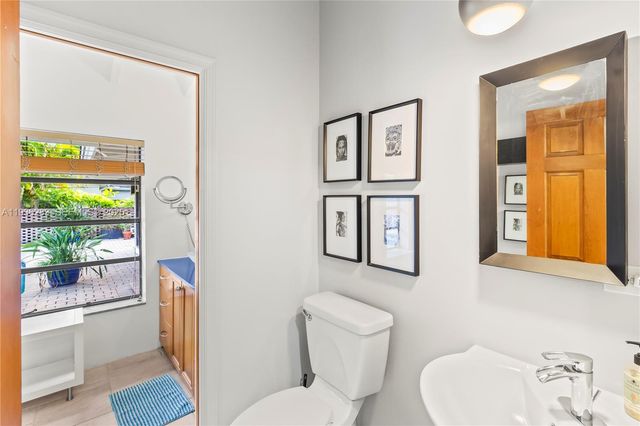 2132 Middle River Dr, Fort Lauderdale, FL 33305