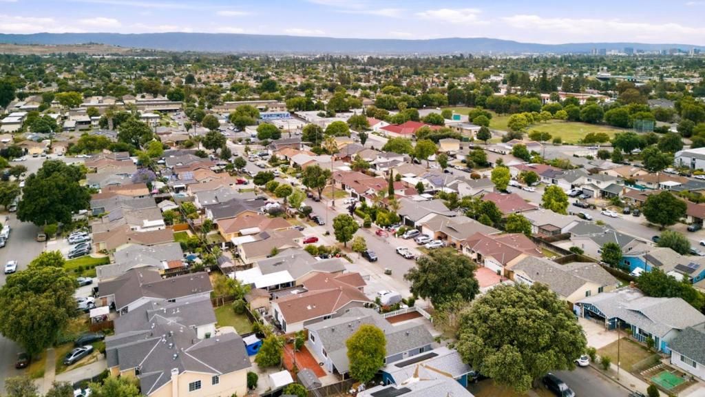 Image 27 of property listing at 1658 Tierra Buena Drive, San Jose, CA 95121