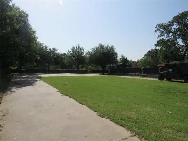 2206 Bluebonnet Avenue, Denison, TX 75020