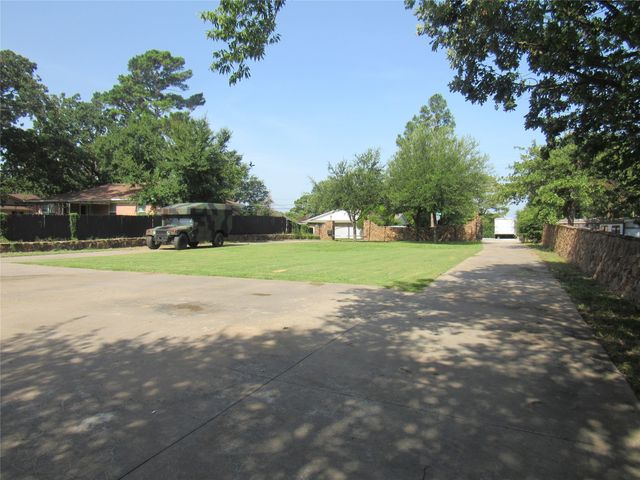 2206 Bluebonnet Avenue, Denison, TX 75020