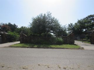 2206 Bluebonnet Avenue, Denison, TX 75020
