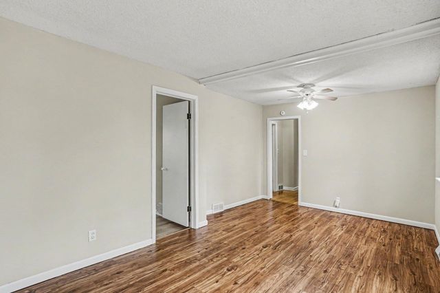 2042 Cottage Avenue E, Saint Paul, MN 55119