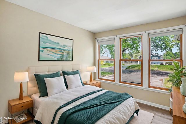 2042 Cottage Avenue E, Saint Paul, MN 55119