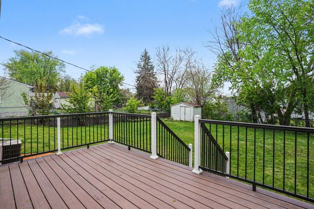 2042 Cottage Avenue E, Saint Paul, MN 55119