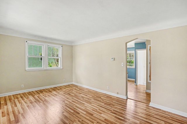 2042 Cottage Avenue E, Saint Paul, MN 55119