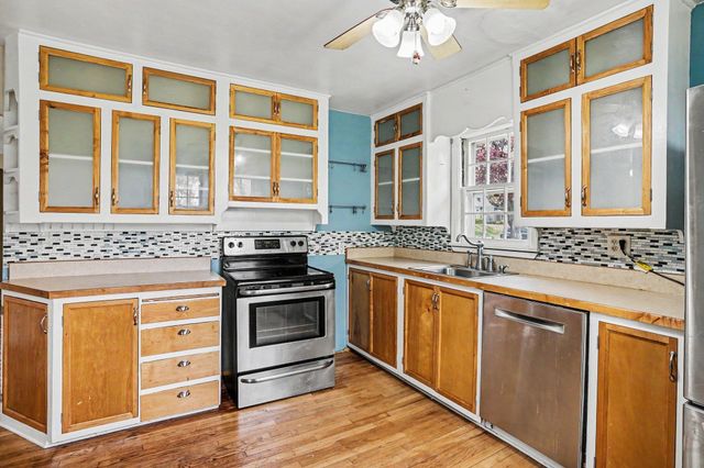 2042 Cottage Avenue E, Saint Paul, MN 55119