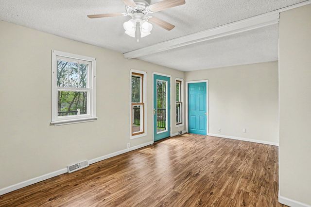2042 Cottage Avenue E, Saint Paul, MN 55119