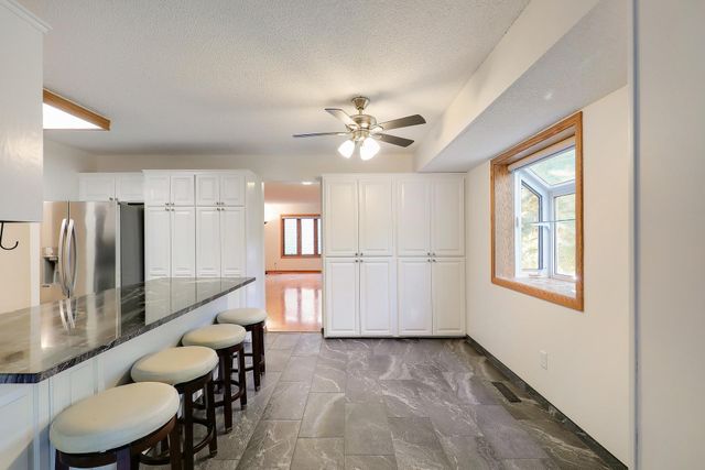 10632 Daisy Circle, Bloomington, MN 55438