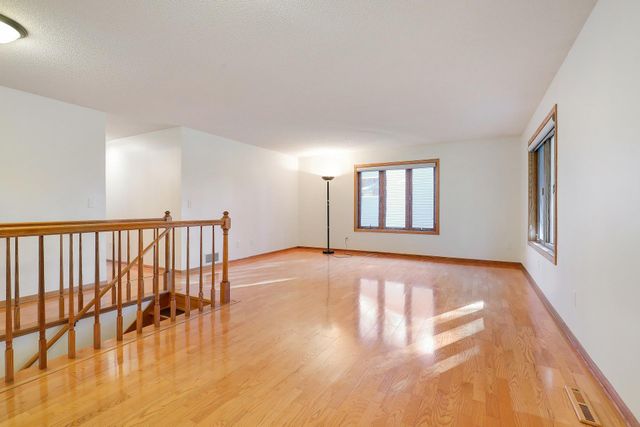 10632 Daisy Circle, Bloomington, MN 55438
