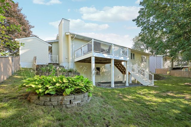 10632 Daisy Circle, Bloomington, MN 55438