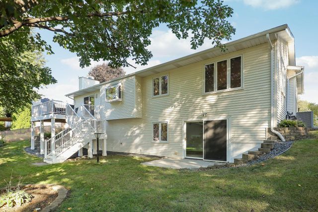 10632 Daisy Circle, Bloomington, MN 55438