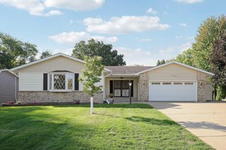 10632 Daisy Circle, Bloomington, MN 55438