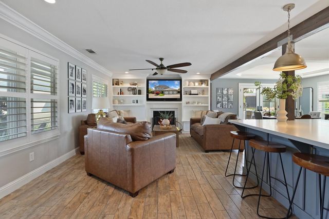 248 River Oaks Dr, Lodi, CA 95240