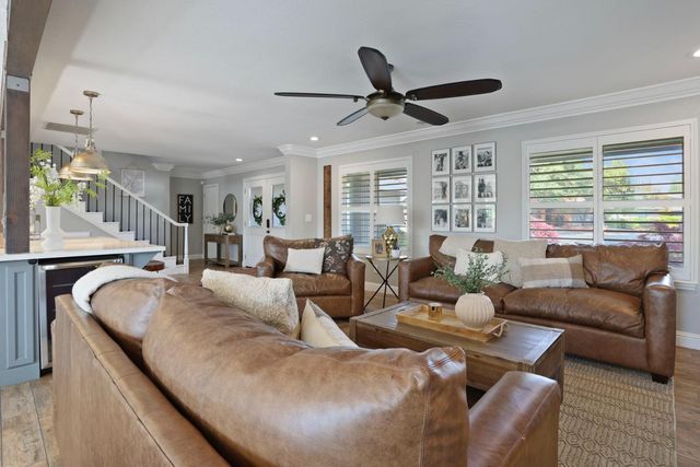 248 River Oaks Dr, Lodi, CA 95240