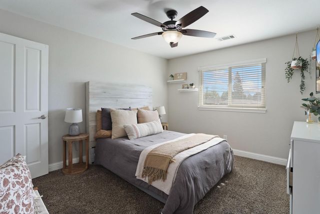 248 River Oaks Dr, Lodi, CA 95240