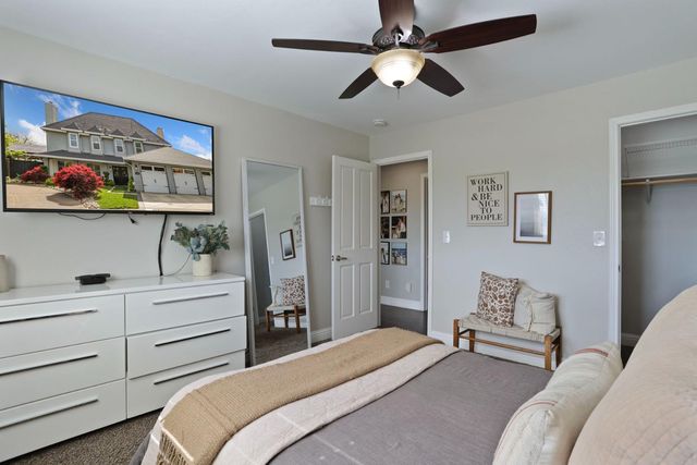 248 River Oaks Dr, Lodi, CA 95240