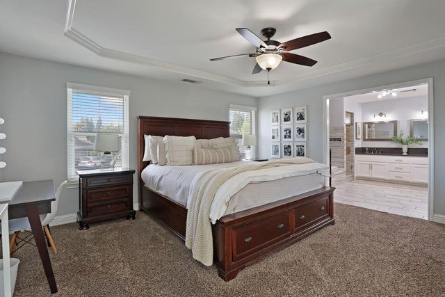 248 River Oaks Dr, Lodi, CA 95240