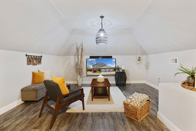 248 River Oaks Dr, Lodi, CA 95240