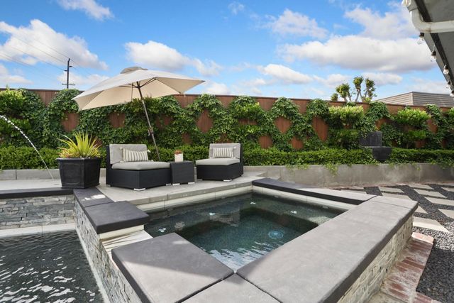 248 River Oaks Dr, Lodi, CA 95240