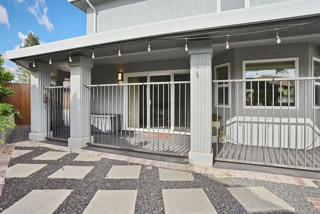 248 River Oaks Dr, Lodi, CA 95240