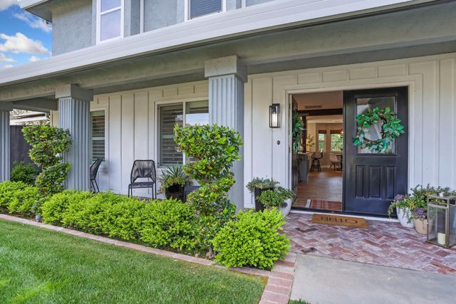 248 River Oaks Dr, Lodi, CA 95240
