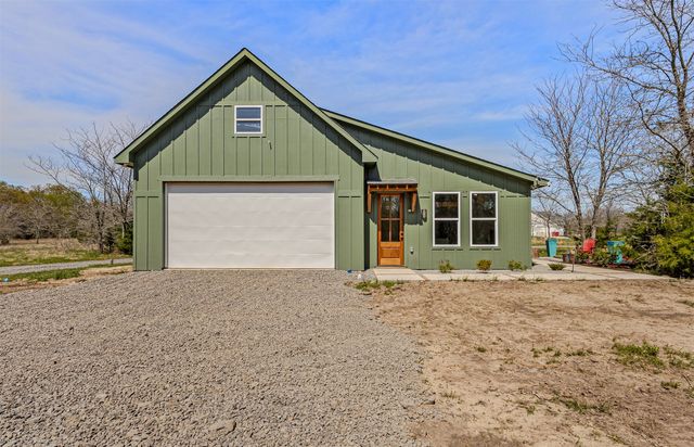 1530 County Road 3925, Wolfe City, TX 75449