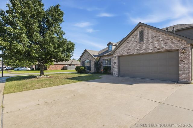 14916 E 88th Street North, Owasso, OK 74055