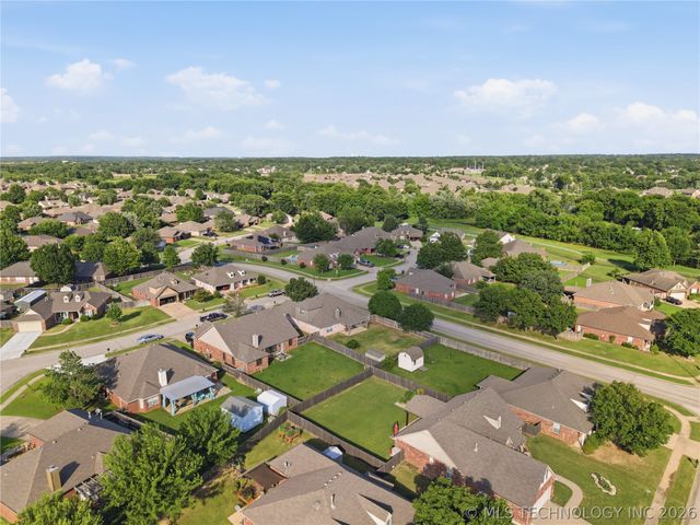 14916 E 88th Street North, Owasso, OK 74055