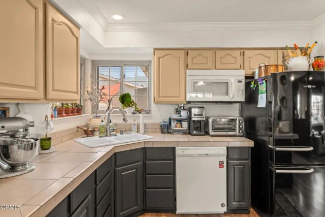 1130 Mesa Verde Avenue East, San Bernardino, CA 92404
