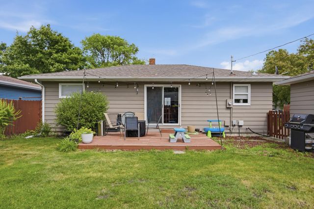 1223 16th Street N, Moorhead, MN 56560