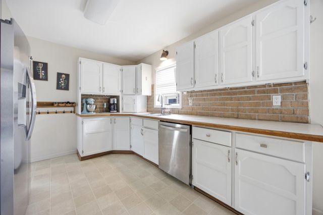 1223 16th Street N, Moorhead, MN 56560