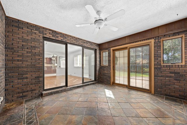 6342 Martin Drive, Willowbrook, IL 60527