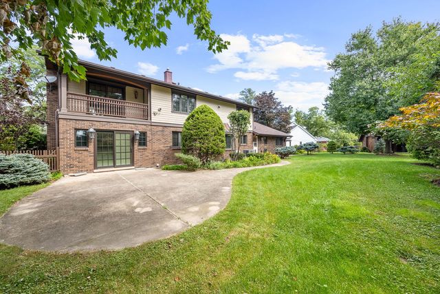 6342 Martin Drive, Willowbrook, IL 60527