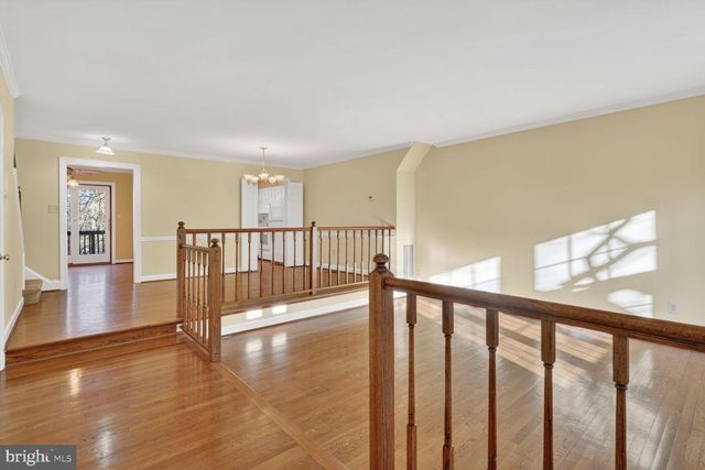 5880 WOODFIELD ESTATES DR, Alexandria, VA 22310