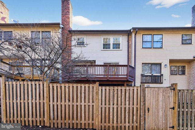 5880 WOODFIELD ESTATES DR, Alexandria, VA 22310